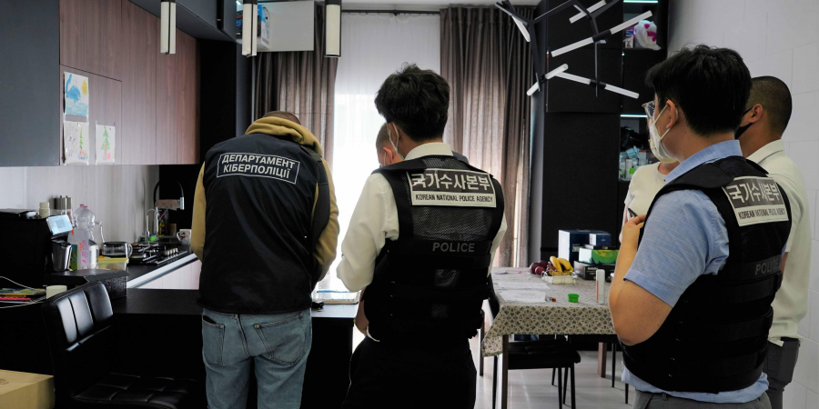 Викрили українських хакерів, які завдали збитків на $500 млн